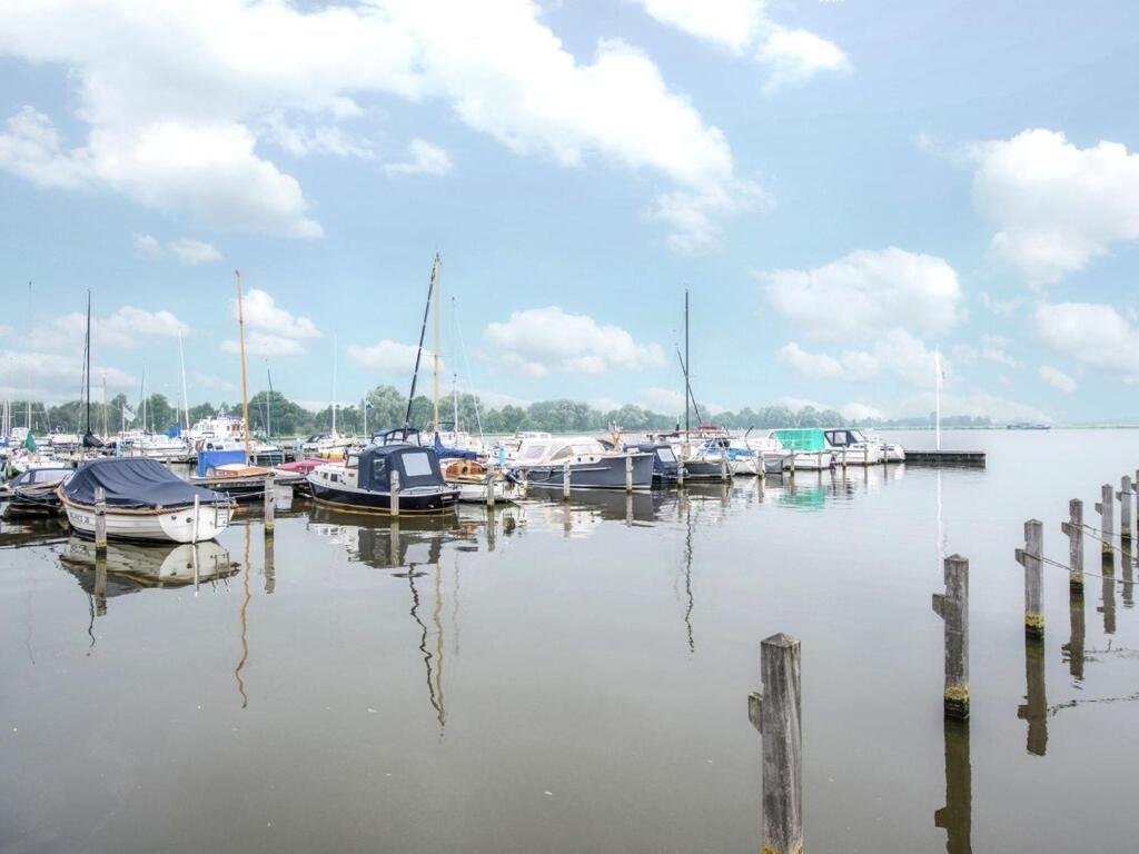 Modern Houseboat With Air Conditioning Located In Marina Uitgeest Екстер'єр фото